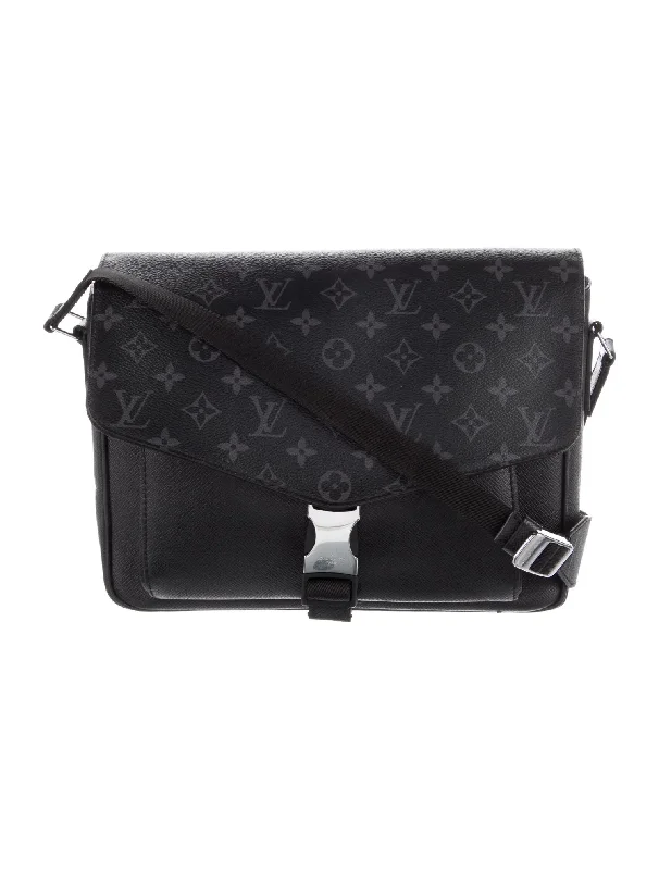 LOUIS VUITTON MONOGRAM ECLIPSE TAIGARAMA MESSENGERAMA BAG