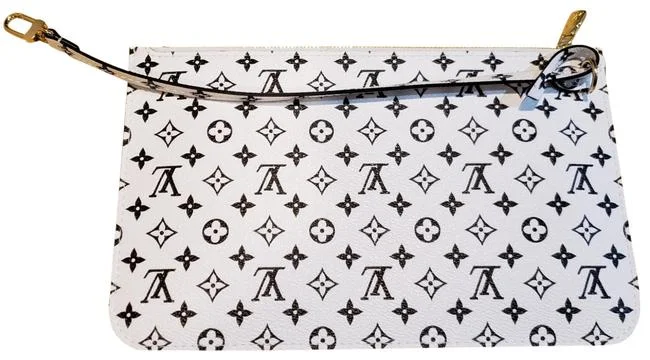 LOUIS VUITTON MONOGRAM GIANT COLLECTION POCHETTE